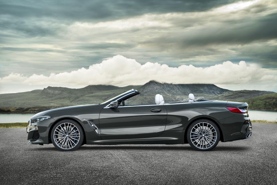  BMW M850i xDrive Convertible (G14) 2018 года  (WW) (фото 19 из 183)